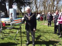 Cllr Steadman opening the event